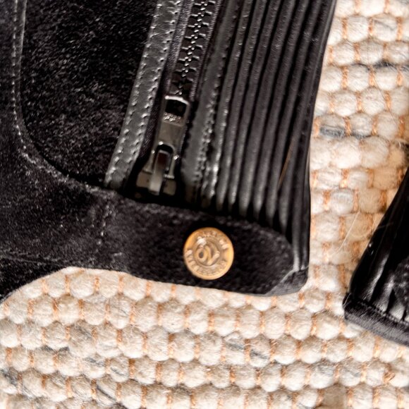 Ovation Women’s Suede Ribbed Half Chaps – Size Medium - Picture 7 of 9